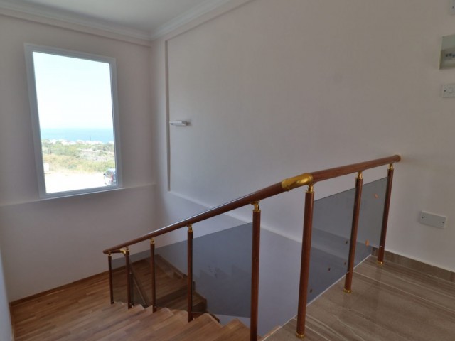 Esentepe, villa 850m2, 3+2, 360000stg ** 