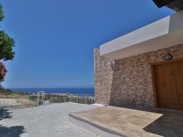 Esentepe, villa 850m2, 3+2, 360000stg ** 