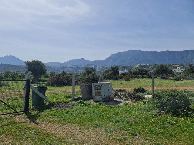 Land for sale in Girne Arapkoy ** 