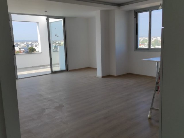 GÖNYELİ DE HARİKA MANZARASI İLE GENİŞ FERAH SATILIK LÜKS 2+1 PENTHOUSE