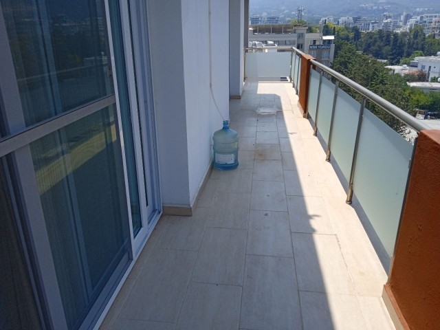 Penthouse im Zentrum von Kyrenia zu verkaufen ** 