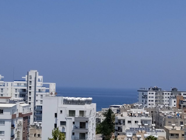 Penthouse im Zentrum von Kyrenia zu verkaufen ** 