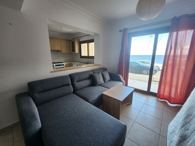 3+1 flat for rent in a site with a swimming pool by the sea