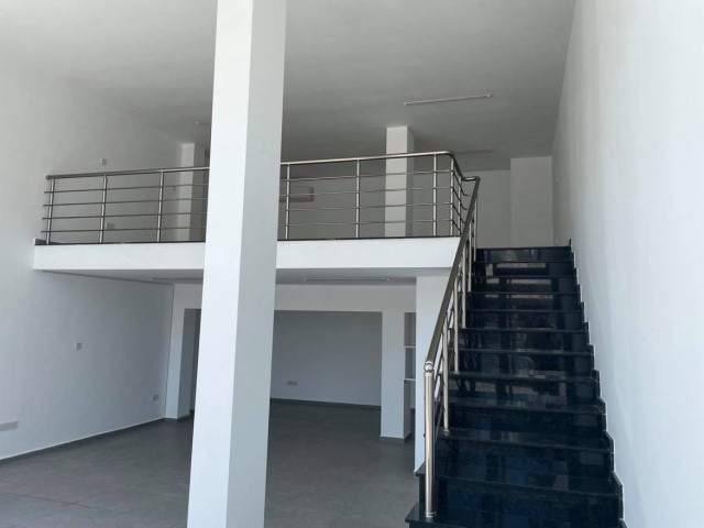 Girne merkez de yeni modern kiralik  dükkan(64 m2 Zemin+ 32 m2 Sende)