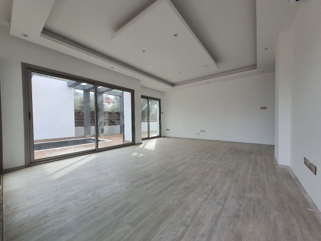 Ozanköy'de Yeni 4+1 Havuzlu, 240m2 Her Oda EnSuit Villa