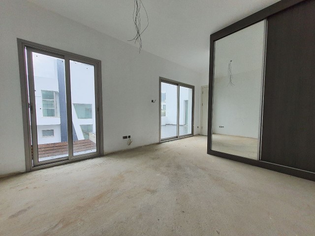 Ozanköy'de Yeni 4+1 Havuzlu, 240m2 Her Oda EnSuit Villa