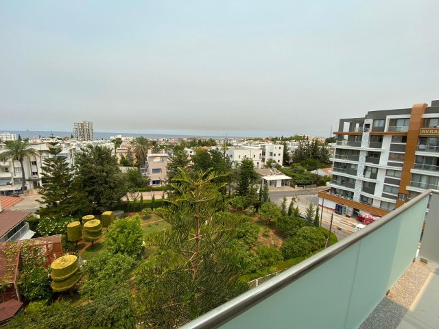 GİRNE MERKEZDE DENİZ MANZARALI DUBLEKS FULL EŞYALI 3+1 PENTHOUSE 