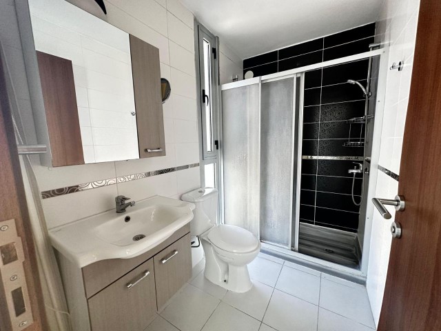 GEPFLEGTE PENTHOUSE-WOHNUNG IM WATERGARDEN IN KYRENIA DOĞANKÖY