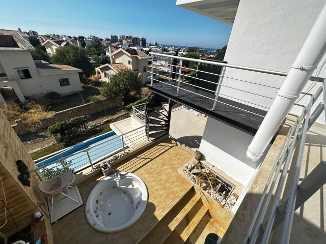 GEPFLEGTE PENTHOUSE-WOHNUNG IM WATERGARDEN IN KYRENIA DOĞANKÖY