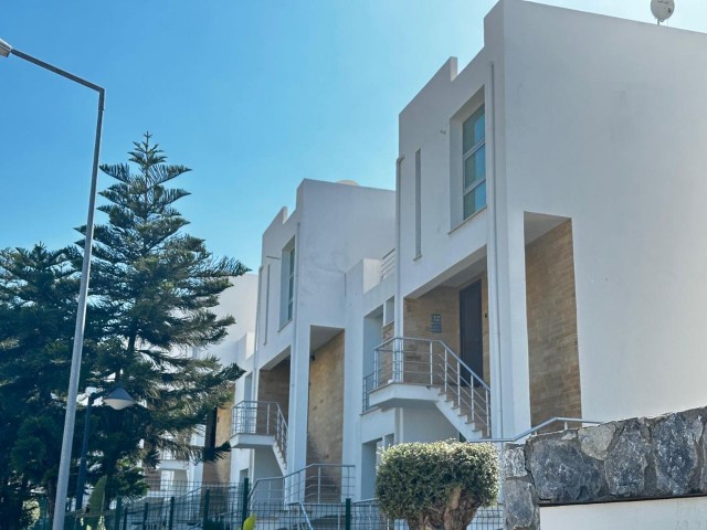 GEPFLEGTE PENTHOUSE-WOHNUNG IM WATERGARDEN IN KYRENIA DOĞANKÖY