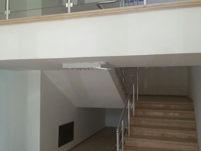 1.000m2 COMPLETE COMMERCIAL BUILDING IN NICOSIA