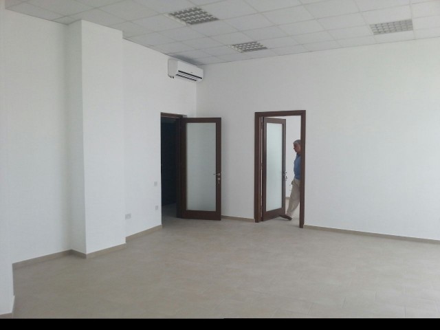 1.000m2 COMPLETE COMMERCIAL BUILDING IN NICOSIA