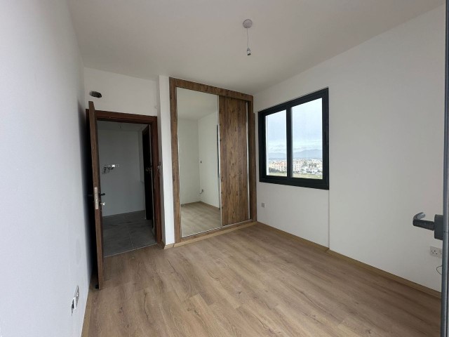 Penthouse 2+1 Neue Wohnung mit großer Terrasse, gegenüber dem türkischen Maarif College