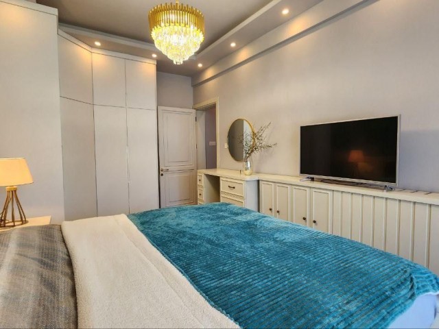 Alsancak'ta Lüks 4+1 Satılık Villa