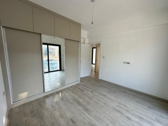 2+1 Wohnung mit Bergblick in Alsancak