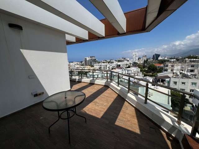 3+1 Penthouse zur Miete im Zentrum von Kyrenia