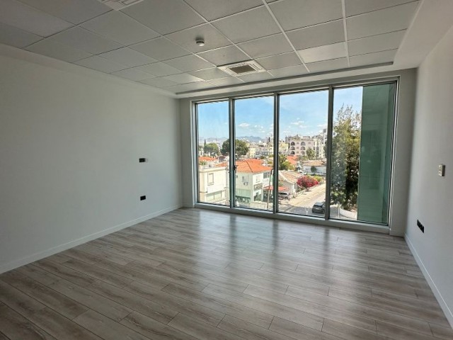 1+0 BÜRO ZUR MIETE VOM EIGENTÜMER IM CELSUS BUSINESS CENTER