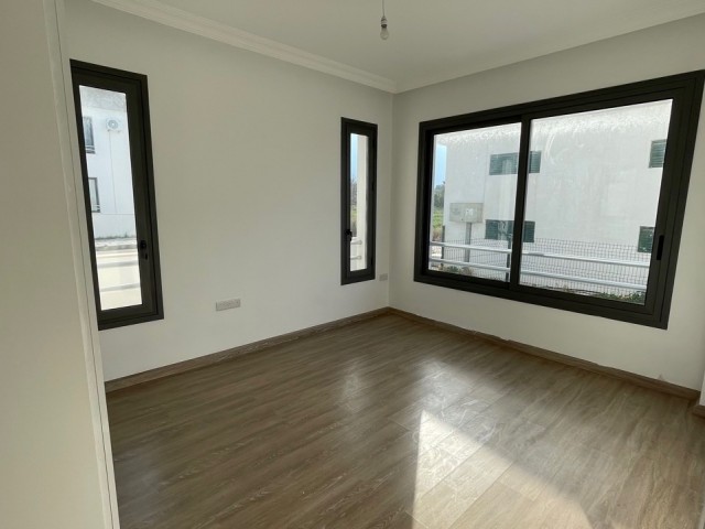 Girne Alsancak da 2+1 Penthouse veya Bahçeli Daireler