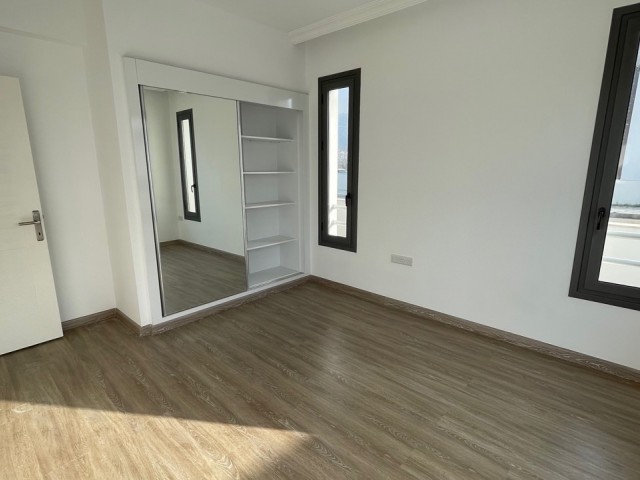 Girne Alsancak da 2+1 Penthouse veya Bahçeli Daireler