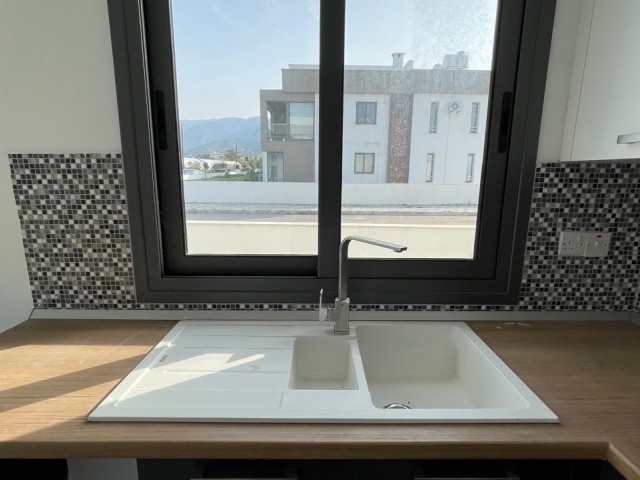 Girne Alsancak da 2+1 Penthouse veya Bahçeli Daireler