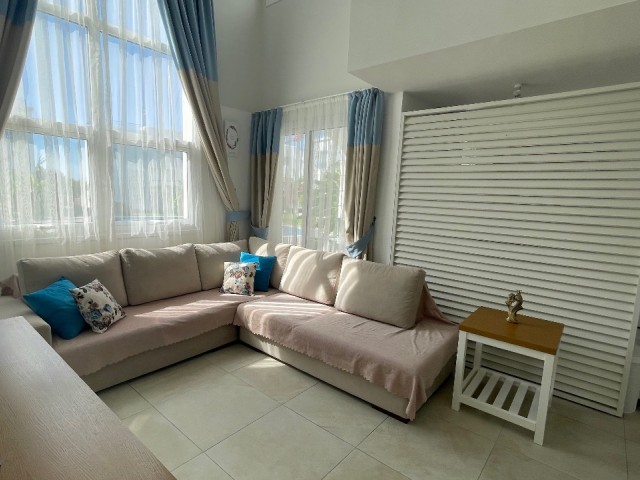 Alsancak-Girne 2+1 Tagesmiete Penthouse