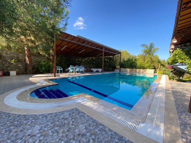 We are offering a 4-bedroom private villa in the popular village of Edremit Kyrenia.