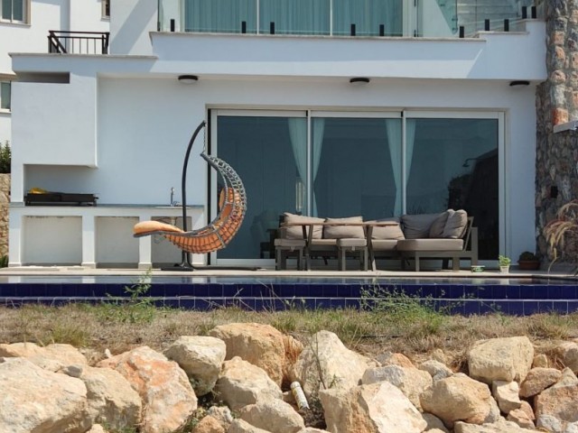 Luxury 3Bedrooms Apartment With Private Pool, Seafront In Esentepe