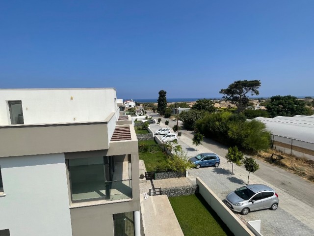 Zum Verkauf steht ein 2+1 Penthouse in Girne Alsancak.