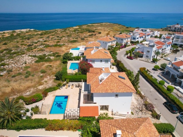 Sea front 4 bedroom villa in Esentepe