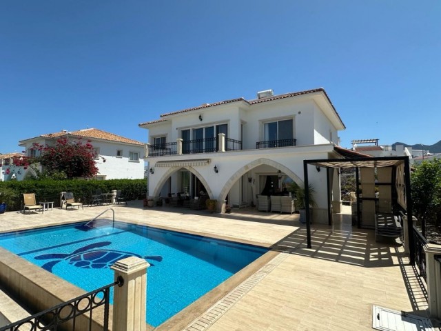 Sea front 4 bedroom villa in Esentepe