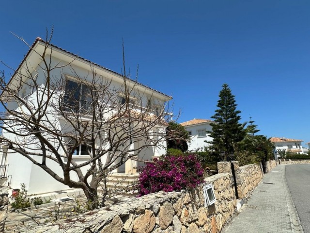 Sea front 4 bedroom villa in Esentepe