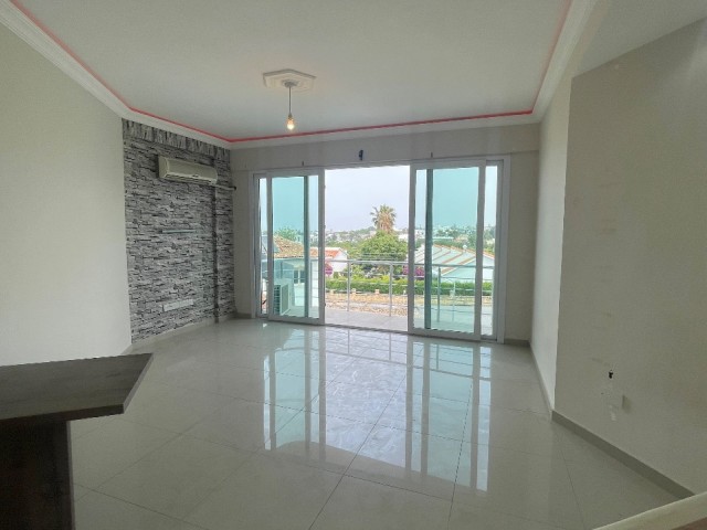 Studio for sale in Alsancak in a complex with a swimming pool