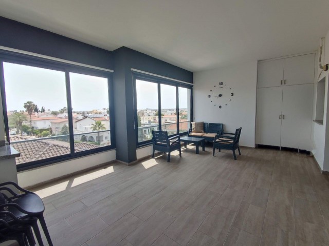 2+1 Penthouse in der Gegend von Yenikent