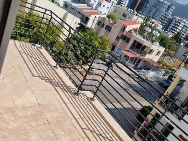 Girne Merkezde satılık 4+1 Türk Malı Penthouse