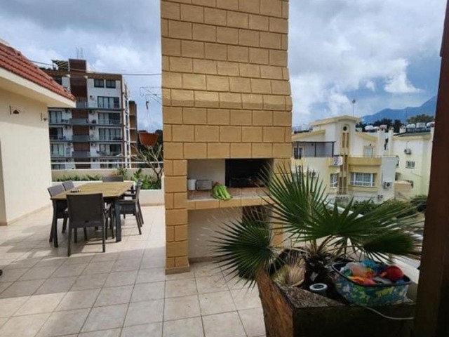 Large and spacious 3+1 flat in Kyrenia Center