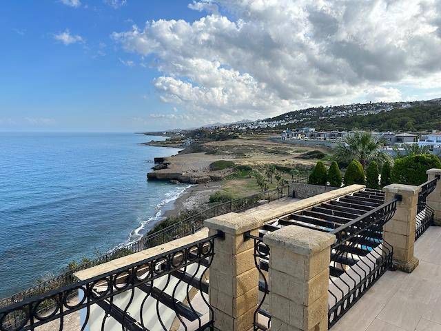 Girne Esentepede Denize Sıfır Villa