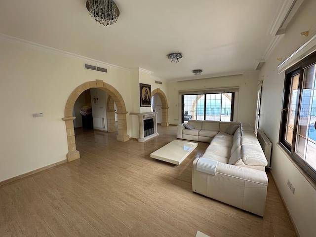 Beachfront Villa in Kyrenia Esentepe