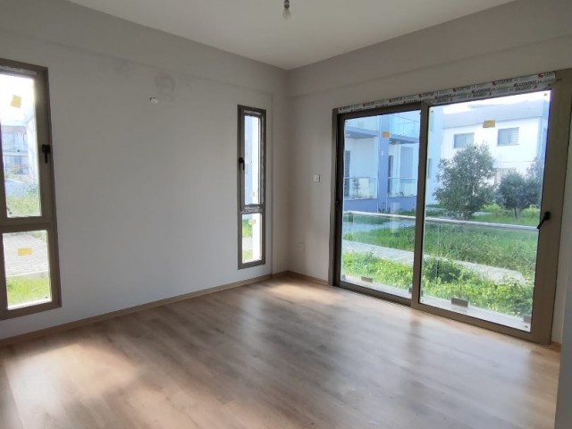 Ground Floor 2+1 flat for sale in Kyrenia Alsancak