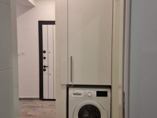 2+1 Wohnung in einem Komplex mit Pool im Zentrum von Kyrenia