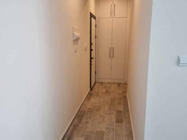 2+1 Wohnung in einem Komplex mit Pool im Zentrum von Kyrenia