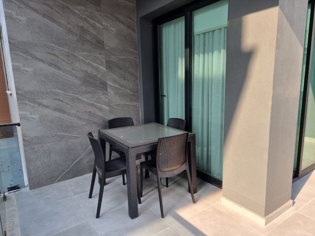 2+1 flat in a complex with a pool in the center of Kyrenia