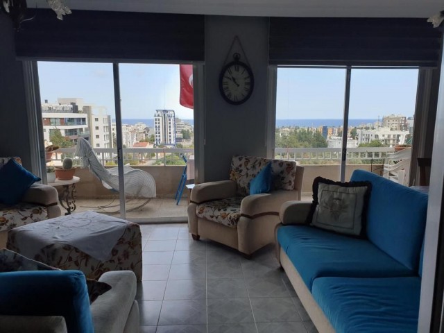 Flat For Sale in Yukarı Girne, Kyrenia