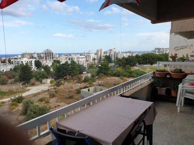 Flat For Sale in Yukarı Girne, Kyrenia