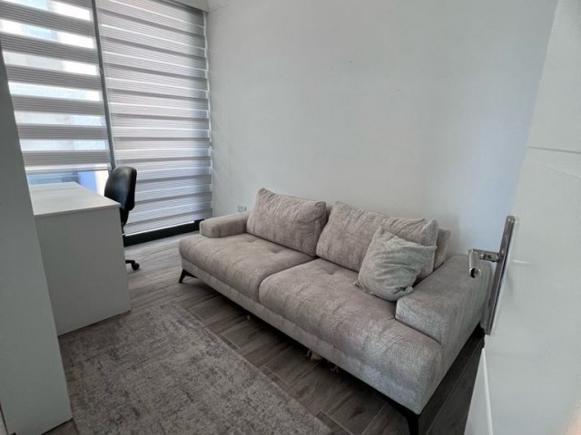 APARTMENT FOR RENT WITH PRIVATE TERRACE ON SITE WITH POOL ** 