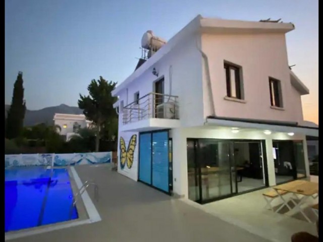 LUXURY VILLA WITH STUNNING VIEWS ** 