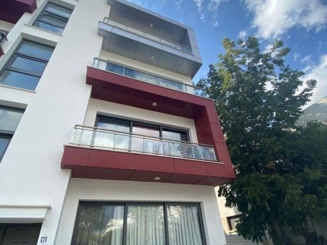 3 + 1 Apartment for Sale in Nicosia Gönyeli ** 