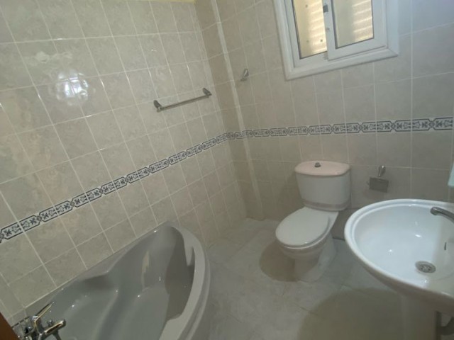 Girne Bogazda 2 katlı müthiş manzaları satılık villa