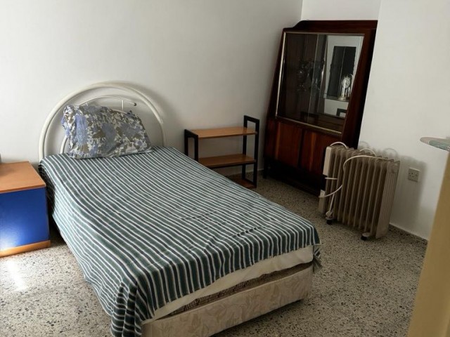 Saubere 3+1 Erdgeschosswohnung zur Miete in Nikosia Yenikent