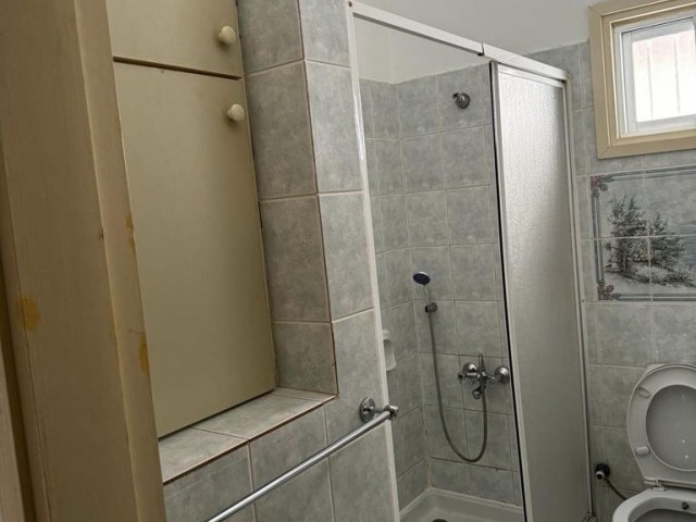 Lefkoşa Yenikent’te temiz 3+1 zemin kat kiralık daire 