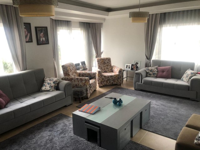 GİRNE NUSMAR MARKET BÖLGESİ GENİŞ TERASLI SATILIK PENTHOUSE